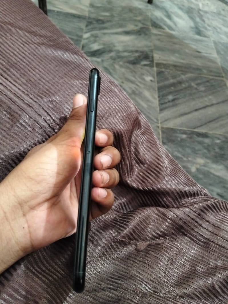 Apple iPhone 7 Plus 1