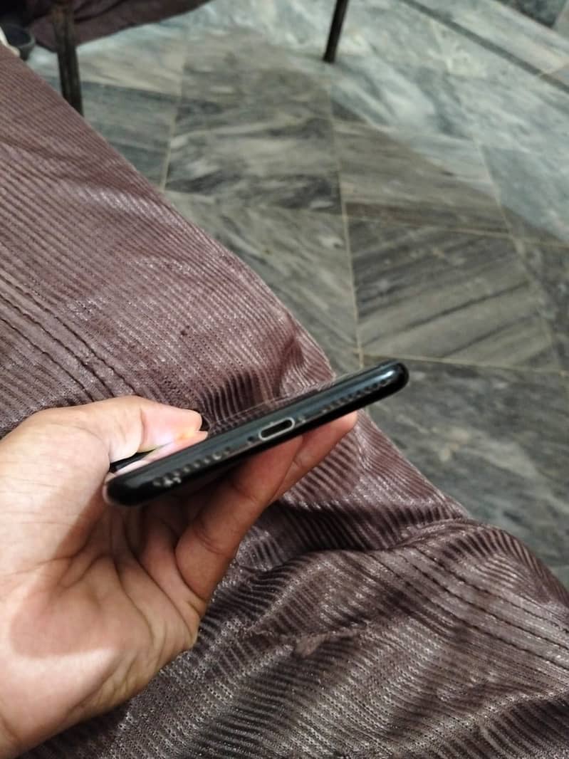 Apple iPhone 7 Plus 3
