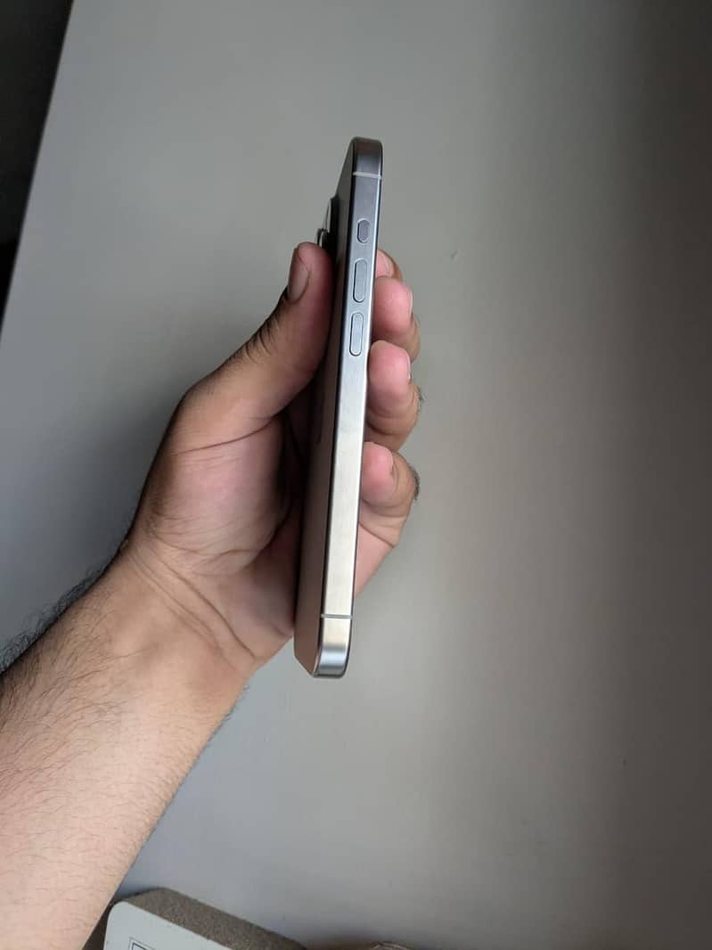iPhone 15 Pro 3