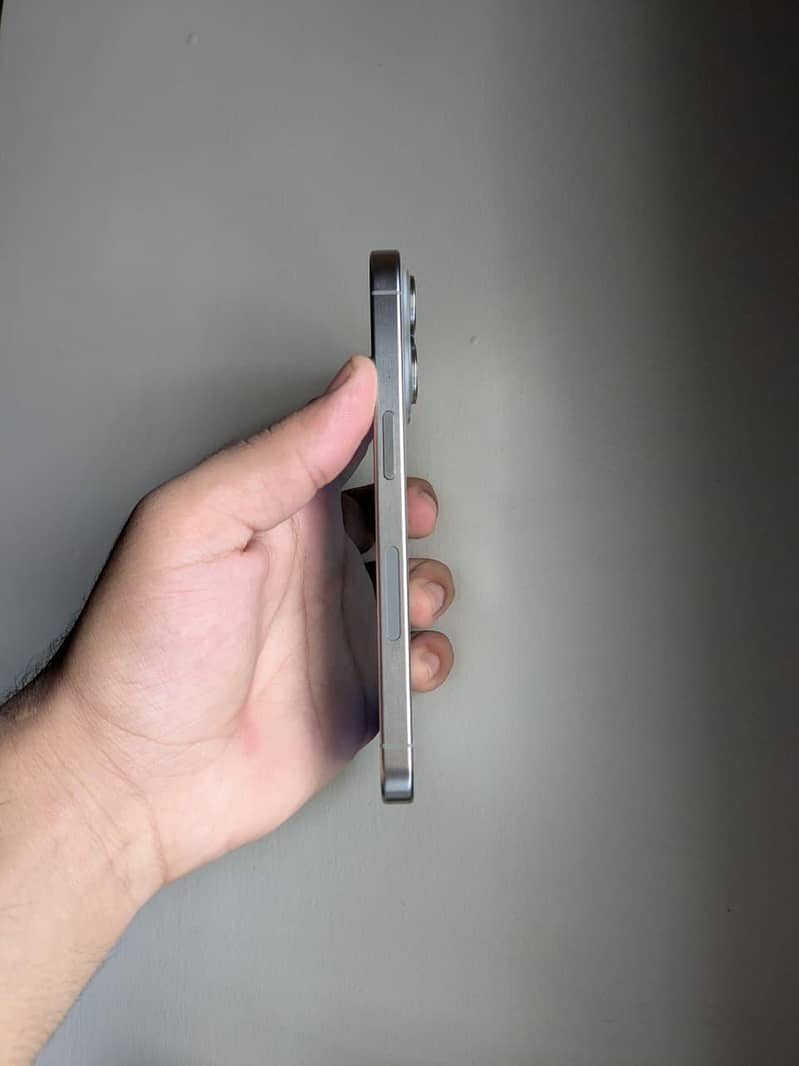 iPhone 15 Pro 6