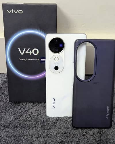 vivo v40 12GB/256GB RAM memory