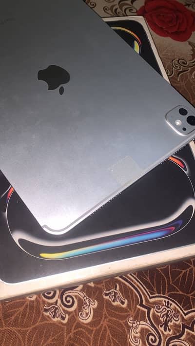 Apple iPad Pro M4 11” 256GB Silver | Box Available | Display Dead