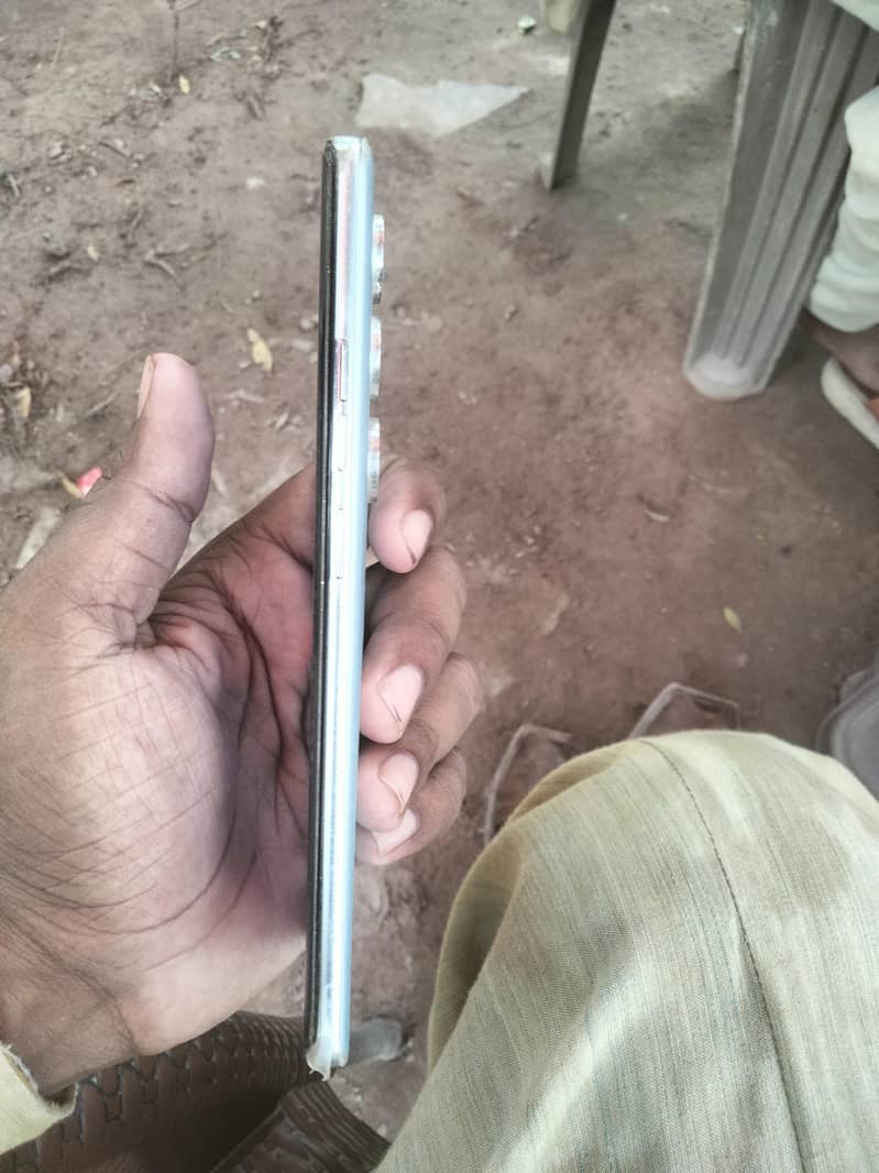 Tecno CAMON 40 Pro 7