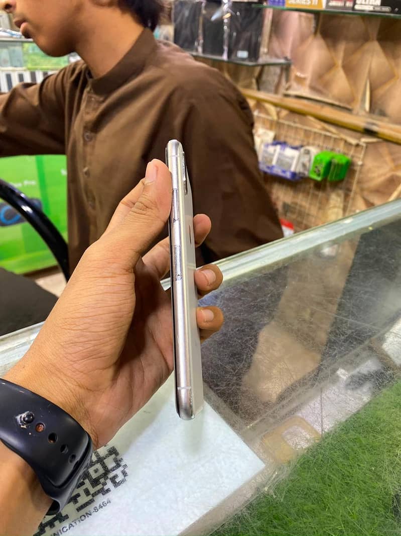 Apple iPhone X 2