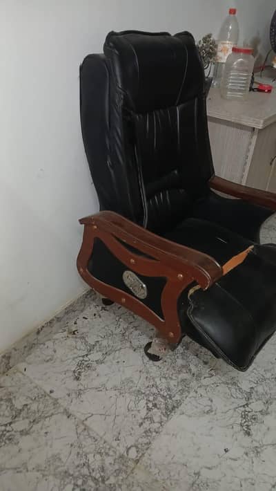 want to sale chair