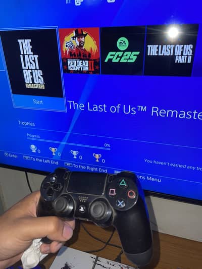 PlayStation 4 1 tb in 10/10 condition.