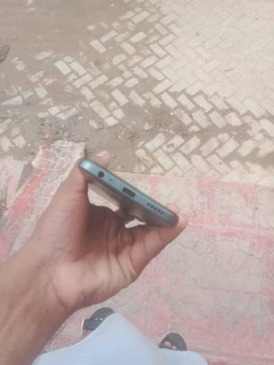 Vivo Y17s