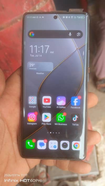 Tecno Spark 20 Pro Plus bohat achi condition hai koi scratch nahi hai
