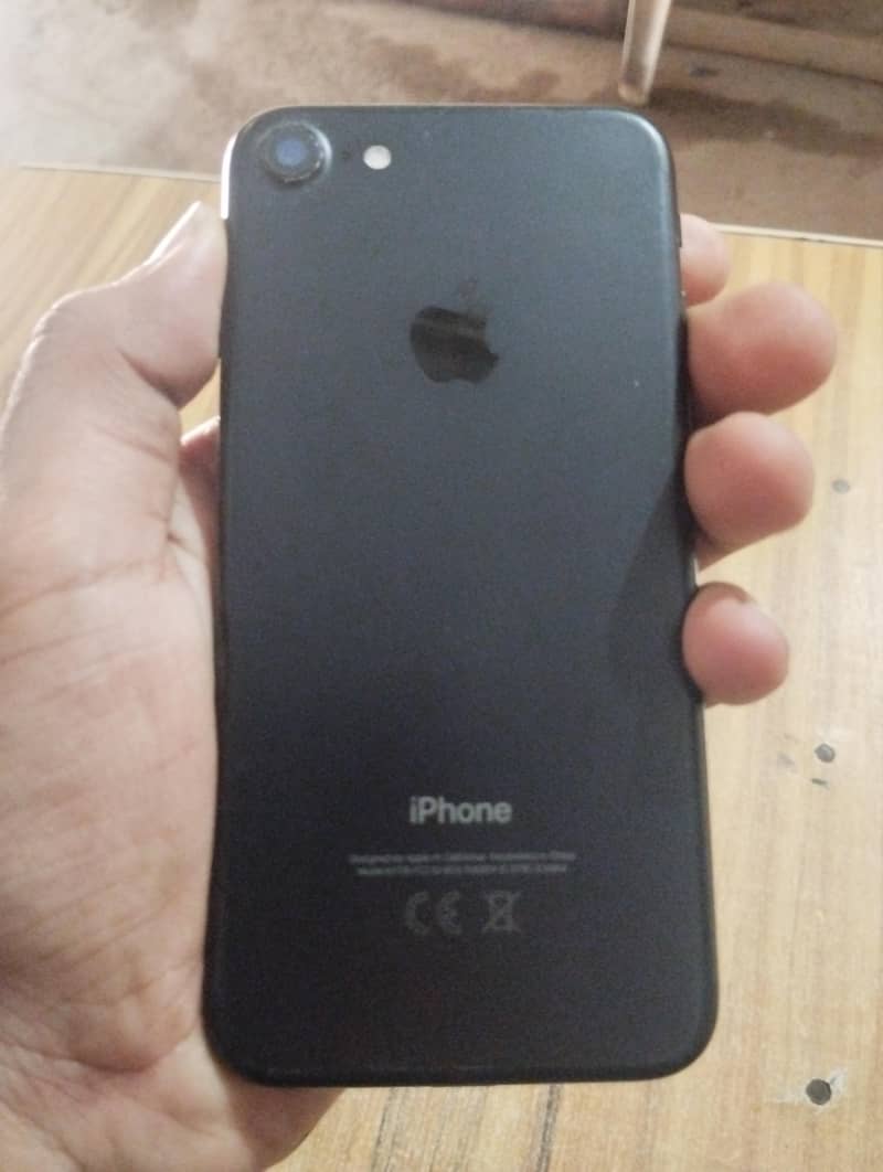 Apple iPhone 7 2