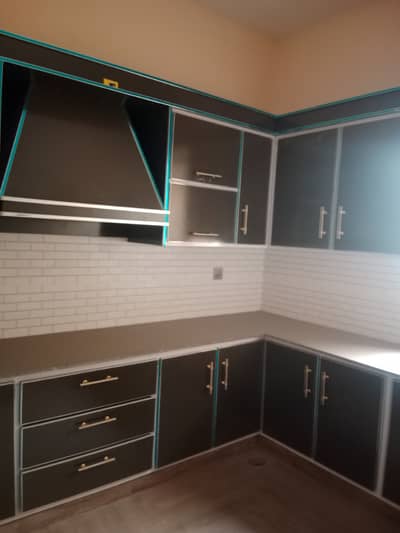 Upper porshion for rent