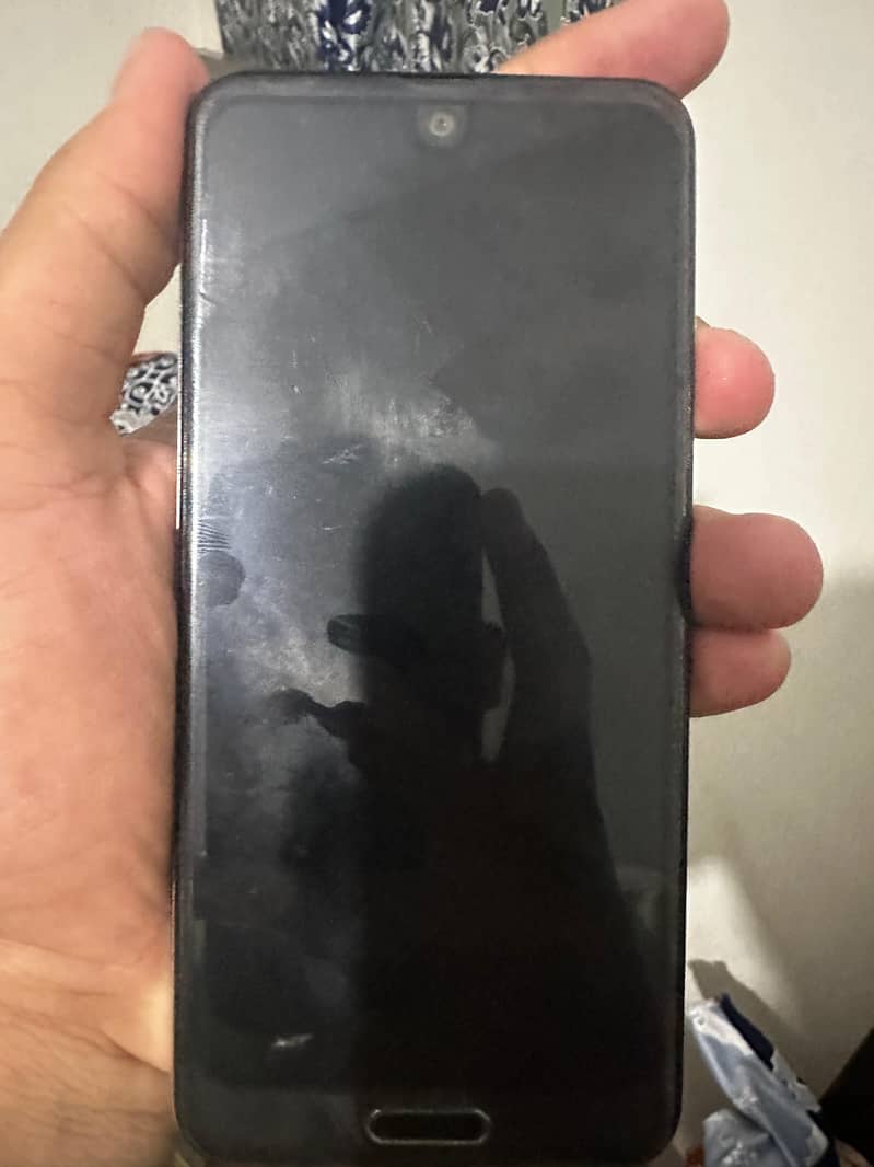 Sharp Aquos R2 1