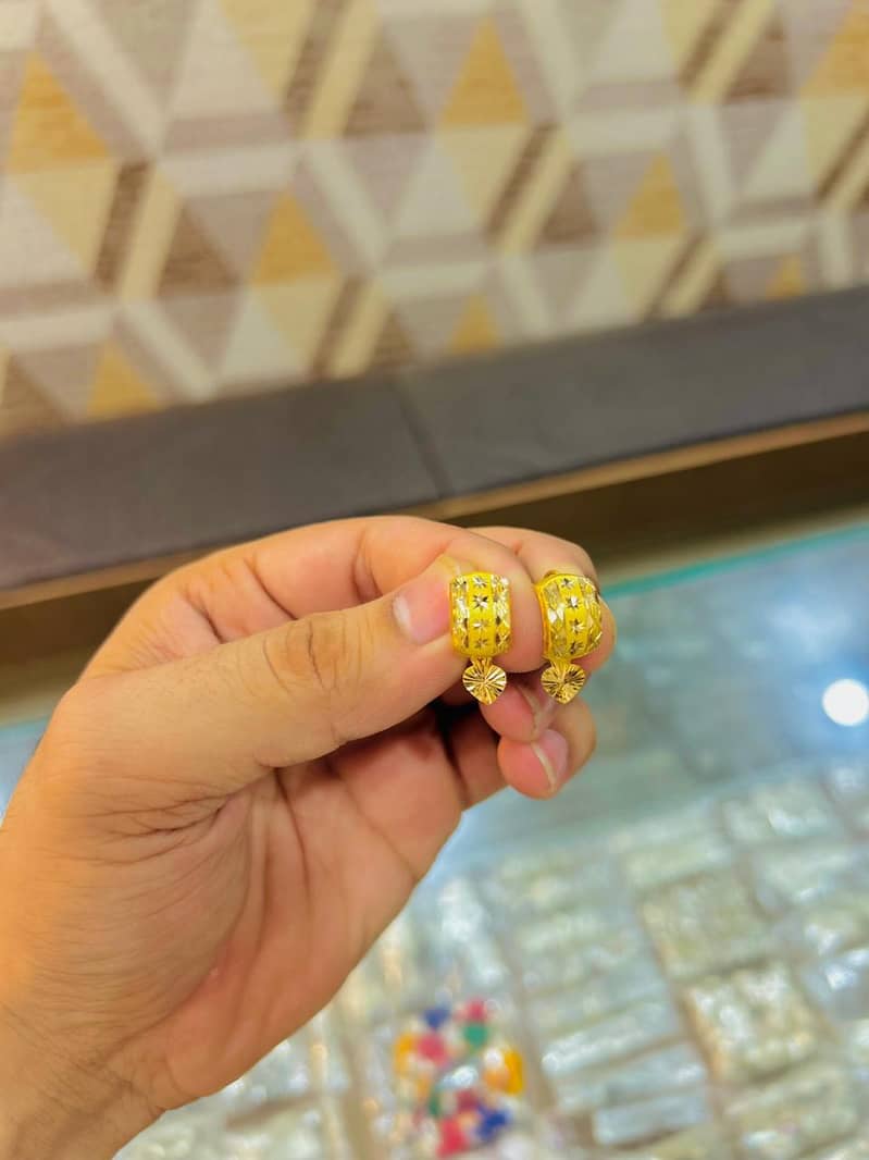 gold earering 4