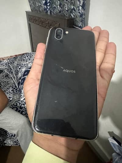 Sharp Aquos R2