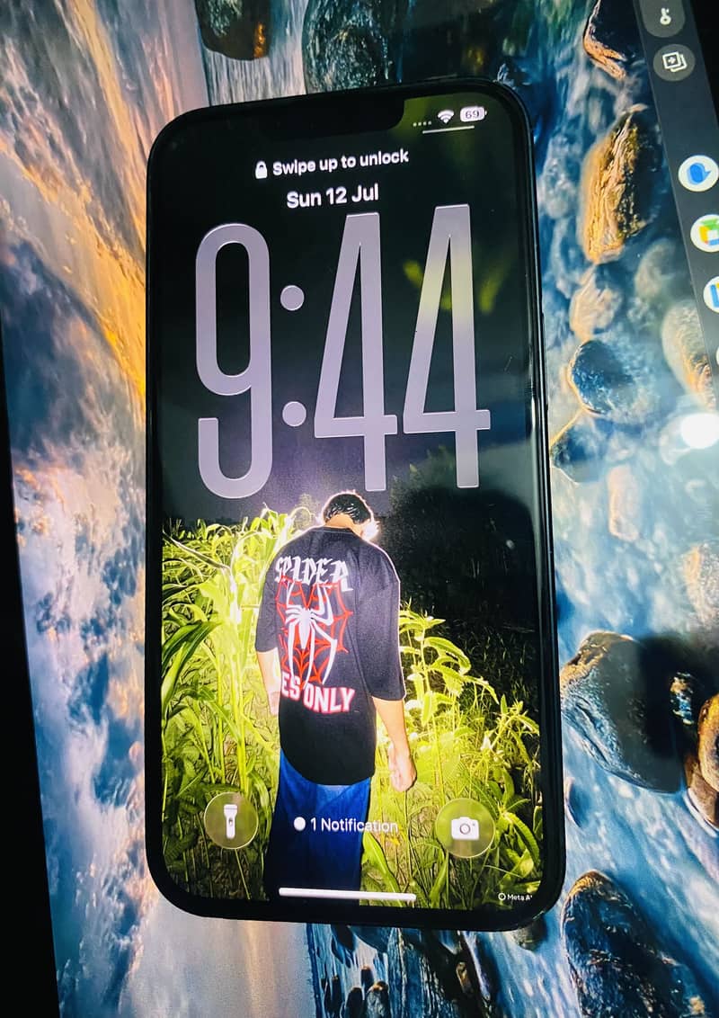Apple iPhone 13 4