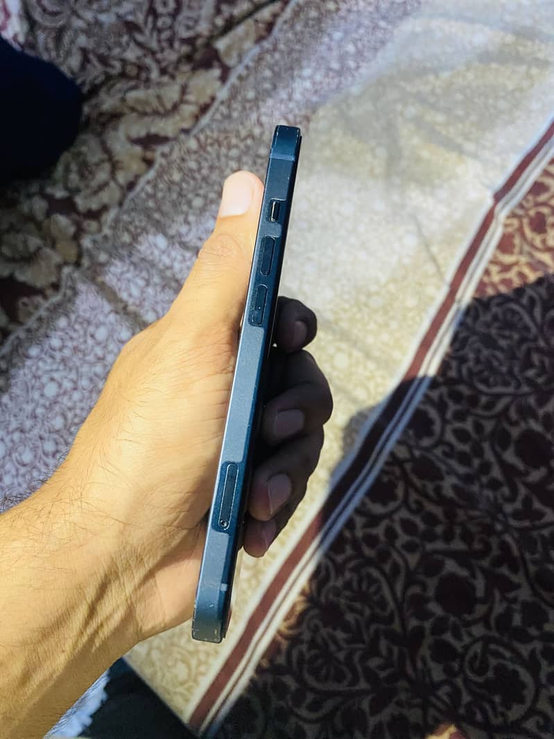 Apple iPhone 13 6