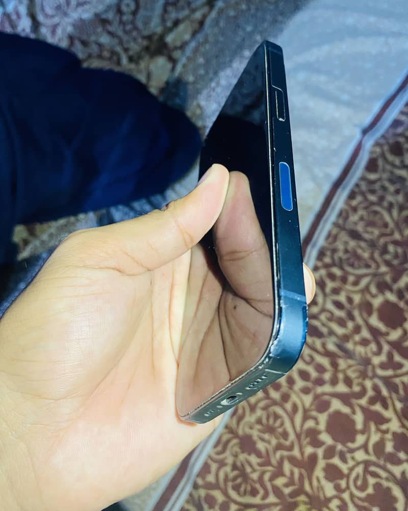 Apple iPhone 13 7