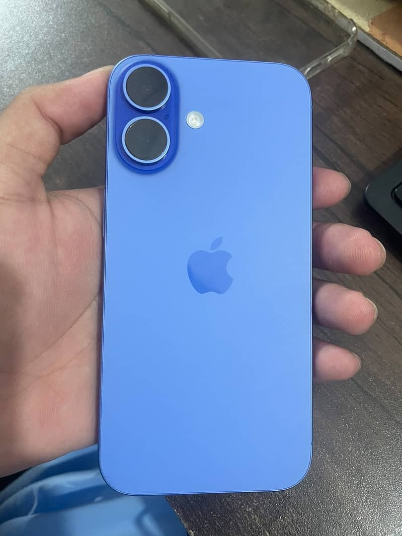 Apple iPhone 16 2