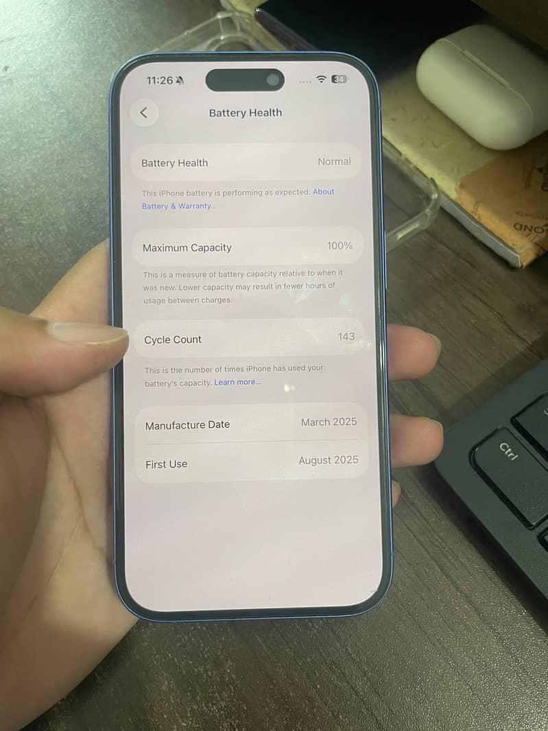 Apple iPhone 16 3