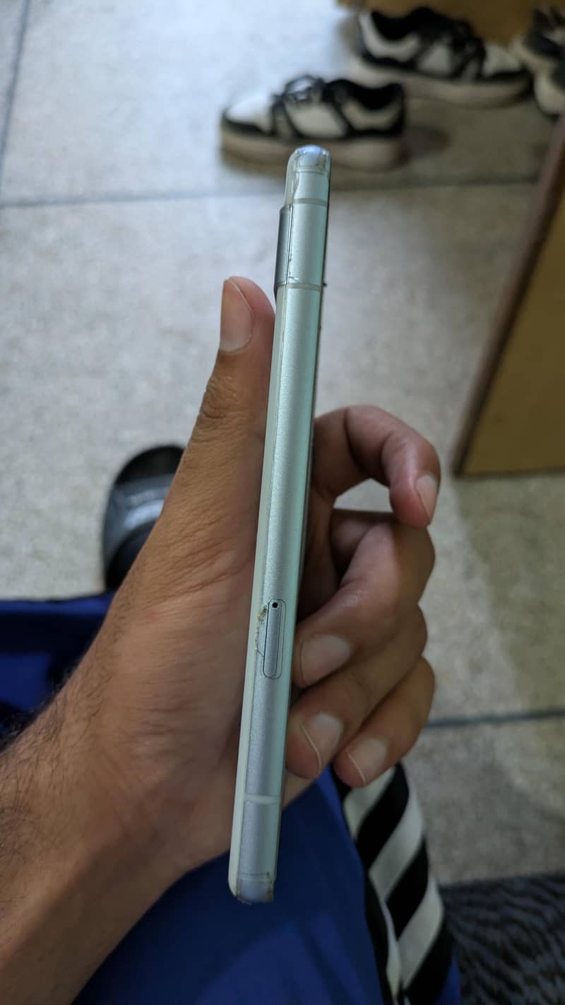 Google Pixel 7a 2