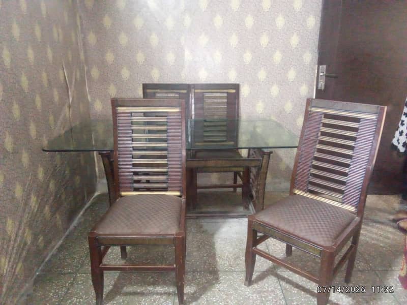 Dining Table 0