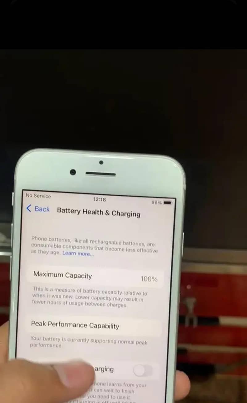 Apple iPhone 8 3