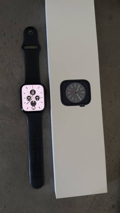 Apple watch series 8