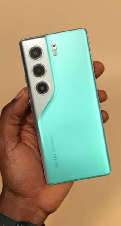 Tecno CAMON 40 Pro