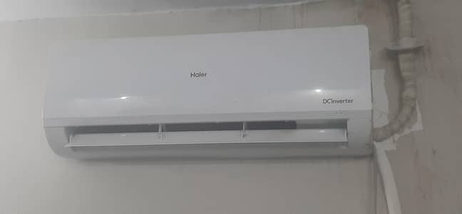 Hier DC INVERTER just 2 months used. May 2025 mien purchase kiya hai. 1