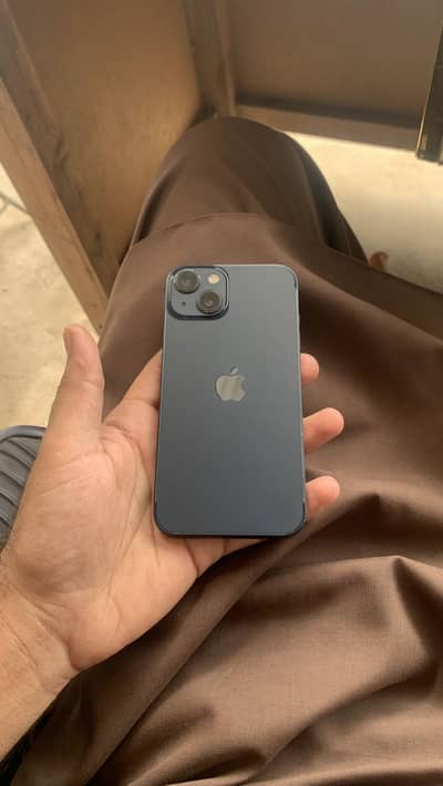 Apple iPhone 13