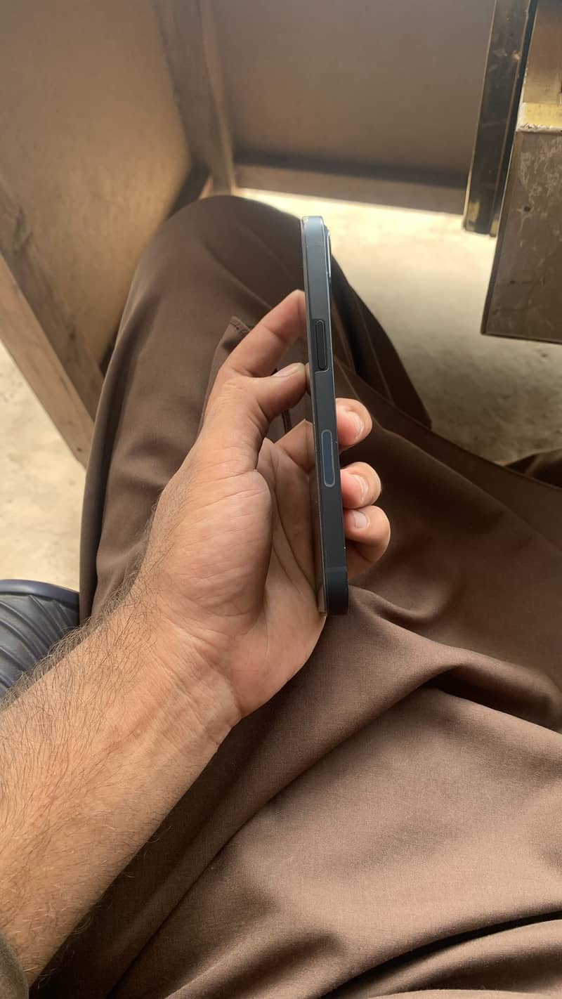 Apple iPhone 13 1