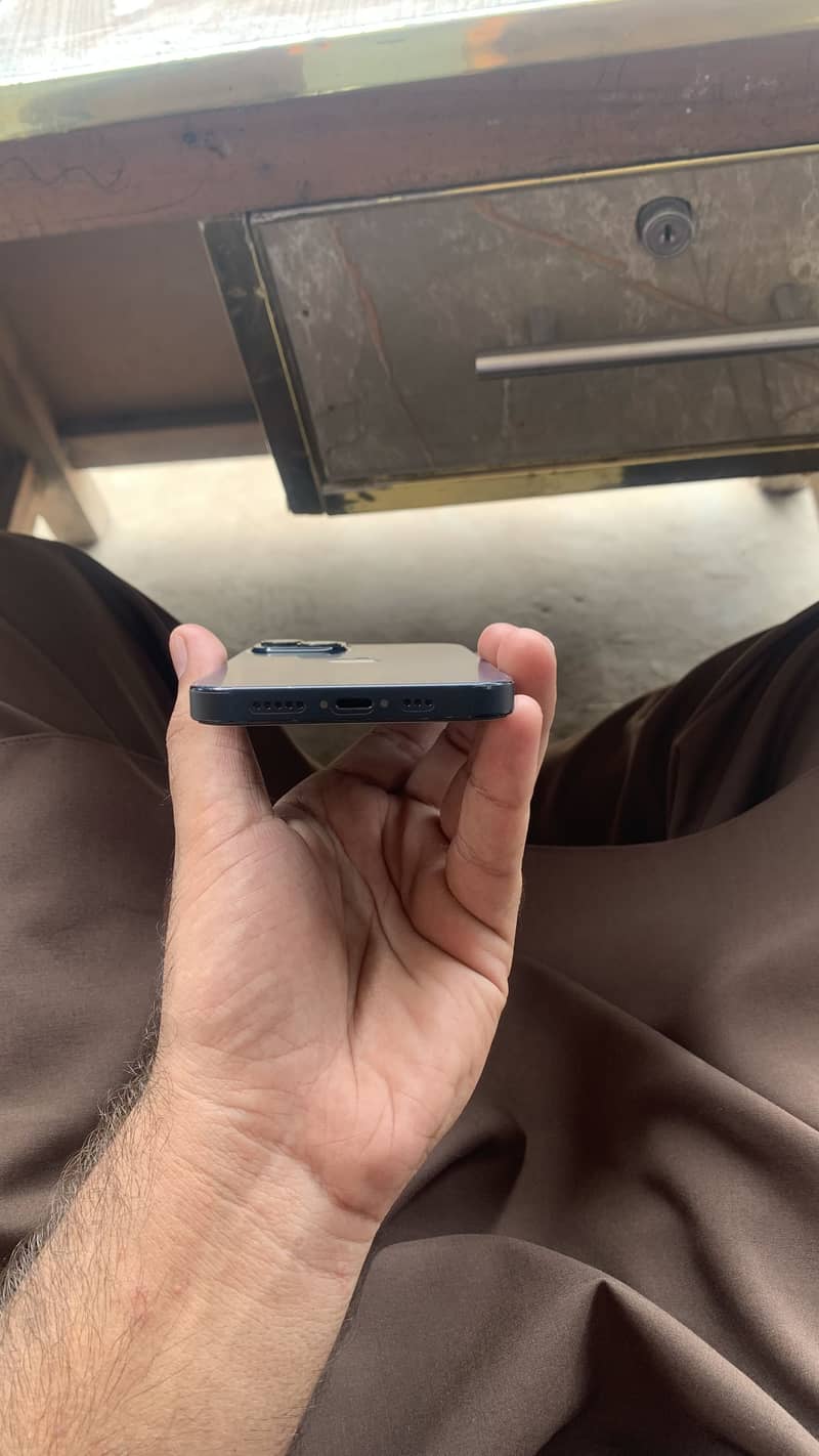 Apple iPhone 13 3