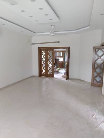 F-6 House available for rent. 1 kanal Full house , Ideal location