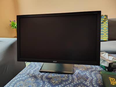 Acer 24 Inch Led, Condition 9/10. + Original Hydraulic Stand