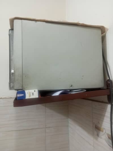 microwave oven