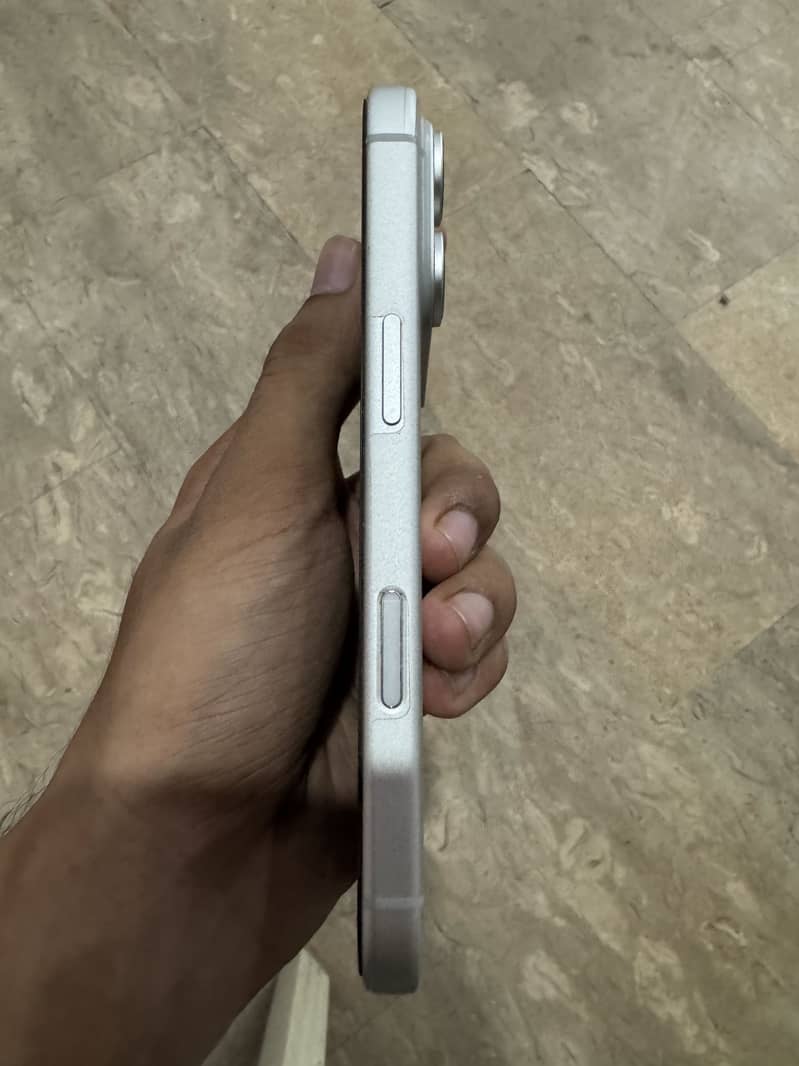 iPhone 17 Pro 5