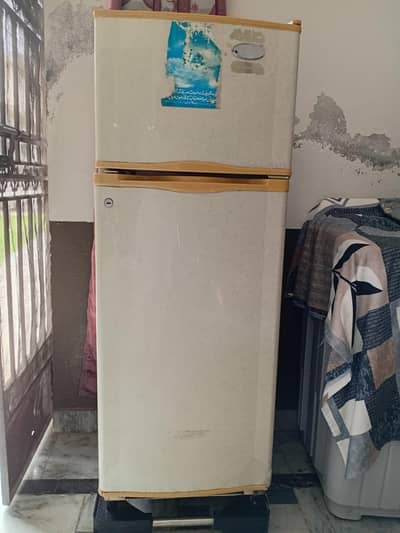 Dawlance Fridge Old and Used