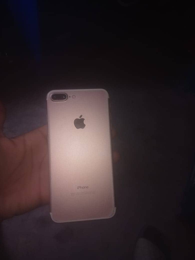 Apple iPhone 7 Plus 1