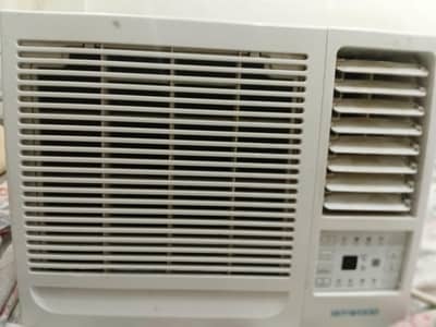 window AC. SKYIWOOD