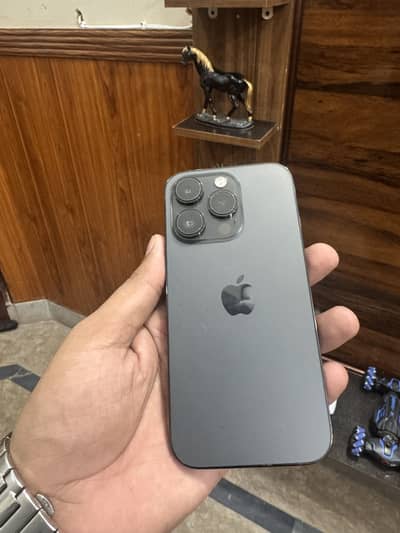 Iphone 14 pro jet black