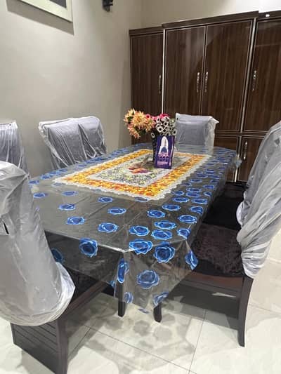 Dinning table set of 8 chairs