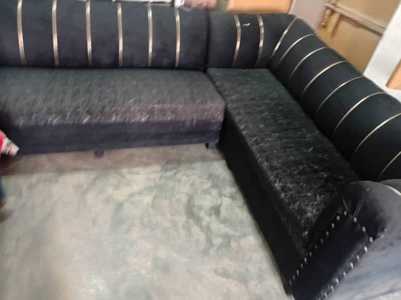 L shape sofa 0