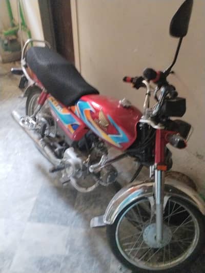 HONDA CD 70 2026 RED
