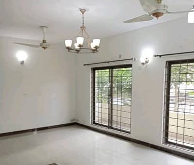 Askari 11 10 Marla Flat Up For rent