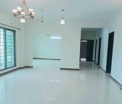 10 Marla Flat In Askari For rent At Good Location