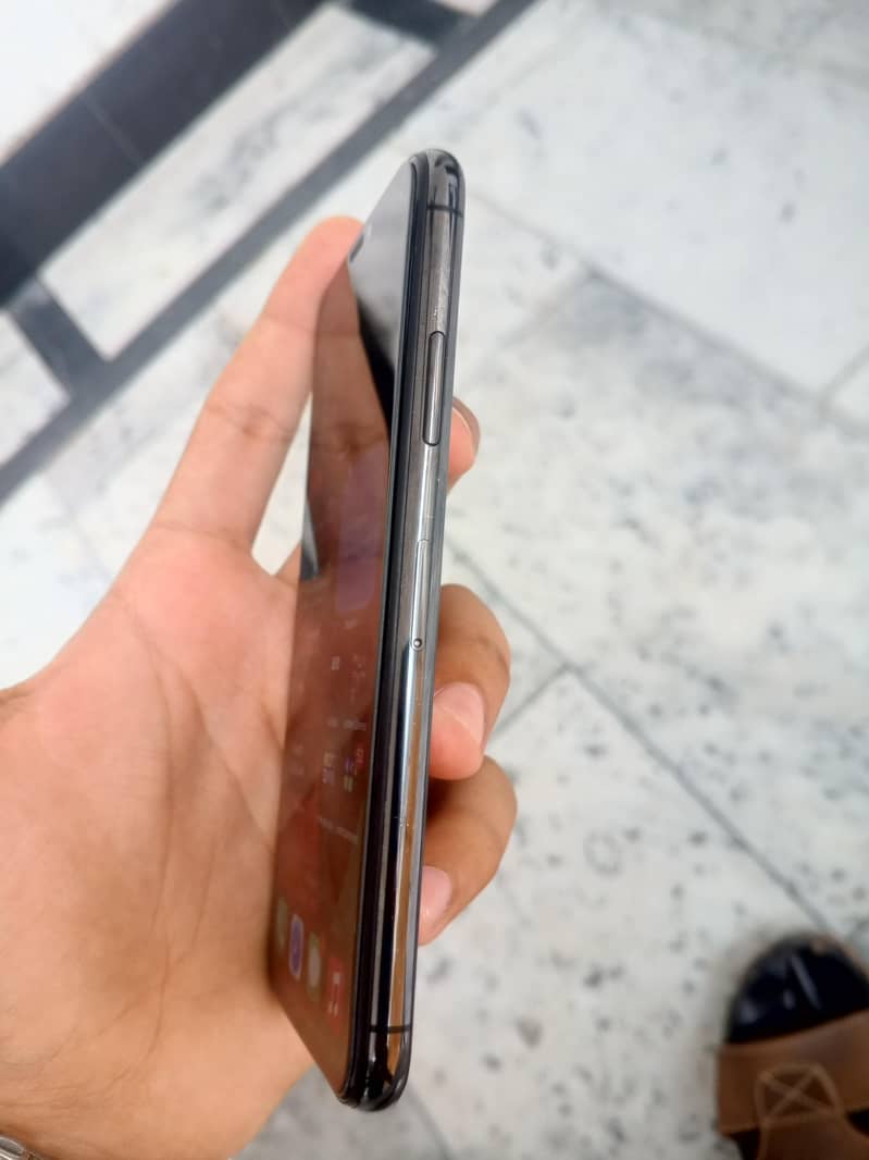 Apple iPhone X 1