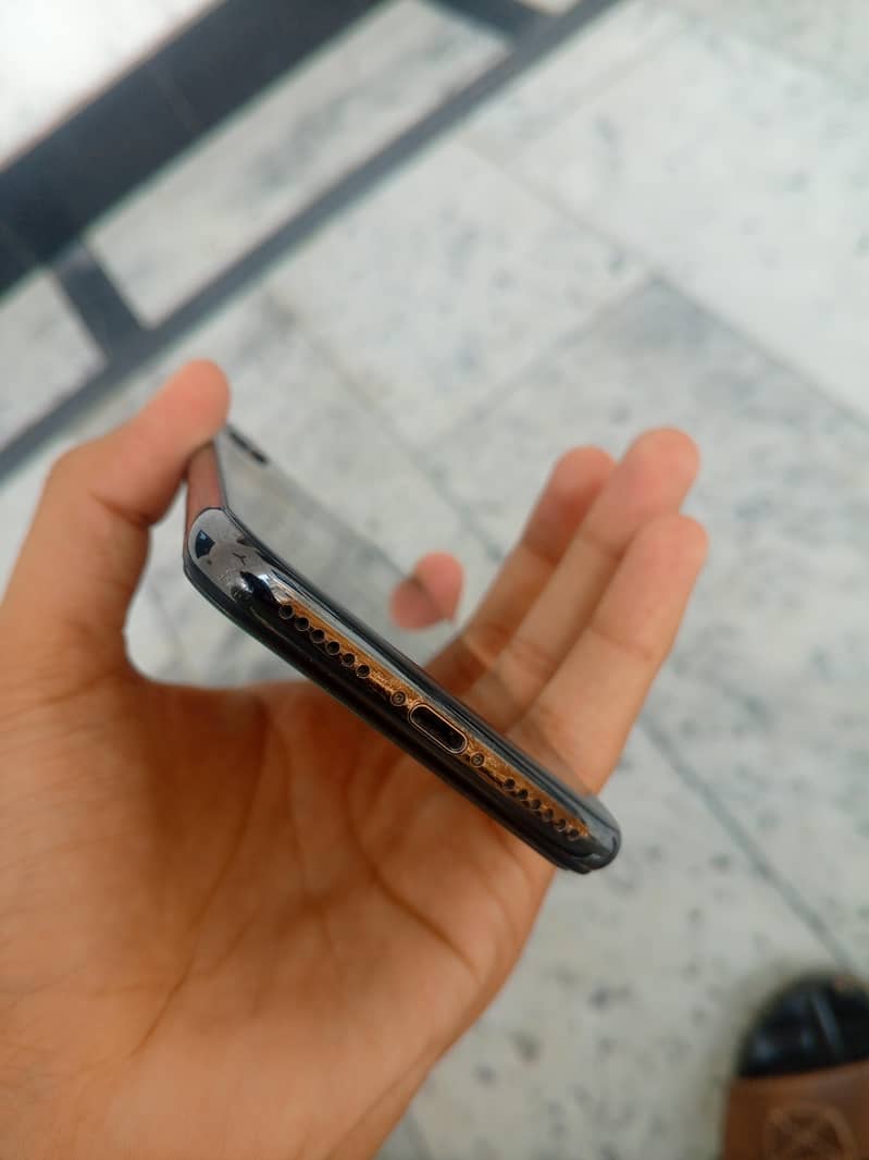 Apple iPhone X 2