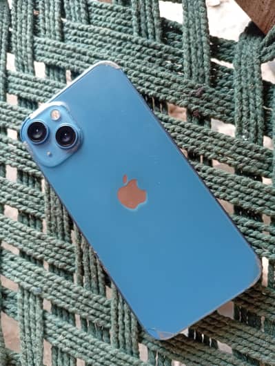 Apple iPhone 13