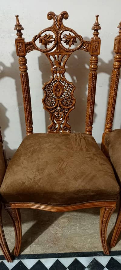 dining table with velvet chairs/newly polished/urgent sale