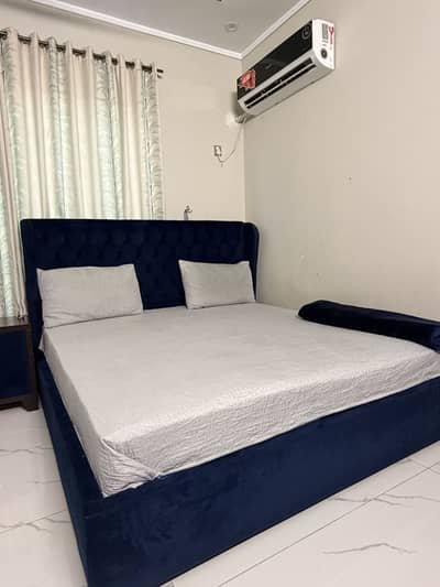 King size bed with 2 side tables