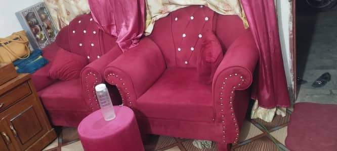 1-Seater Sofa in Great Condition. "